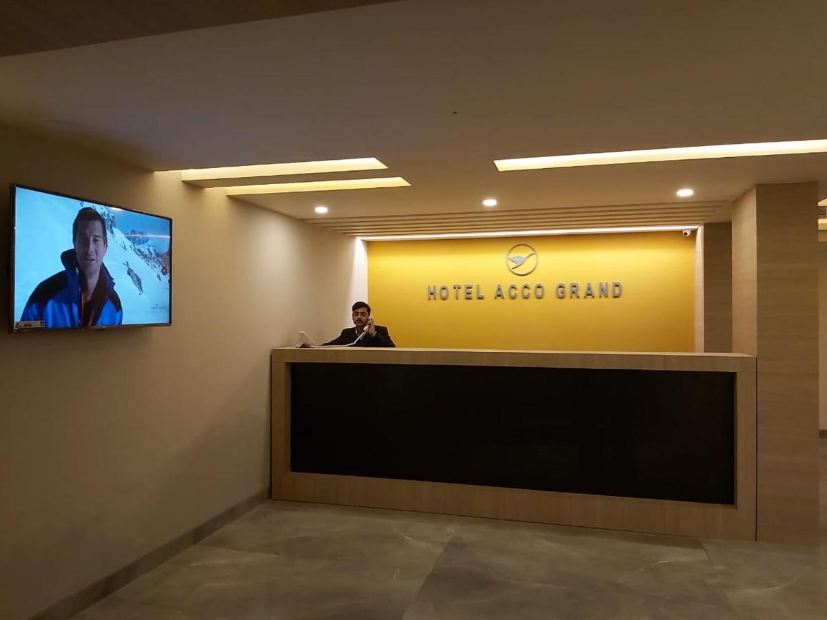 Acco Grand Hotel Lucknow Buitenkant foto