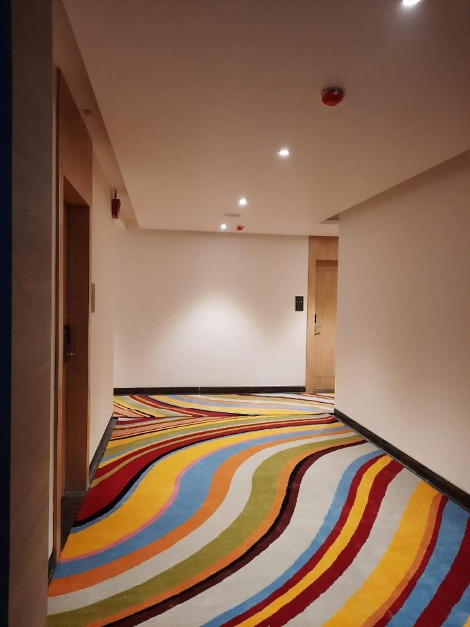 Acco Grand Hotel Lucknow Buitenkant foto